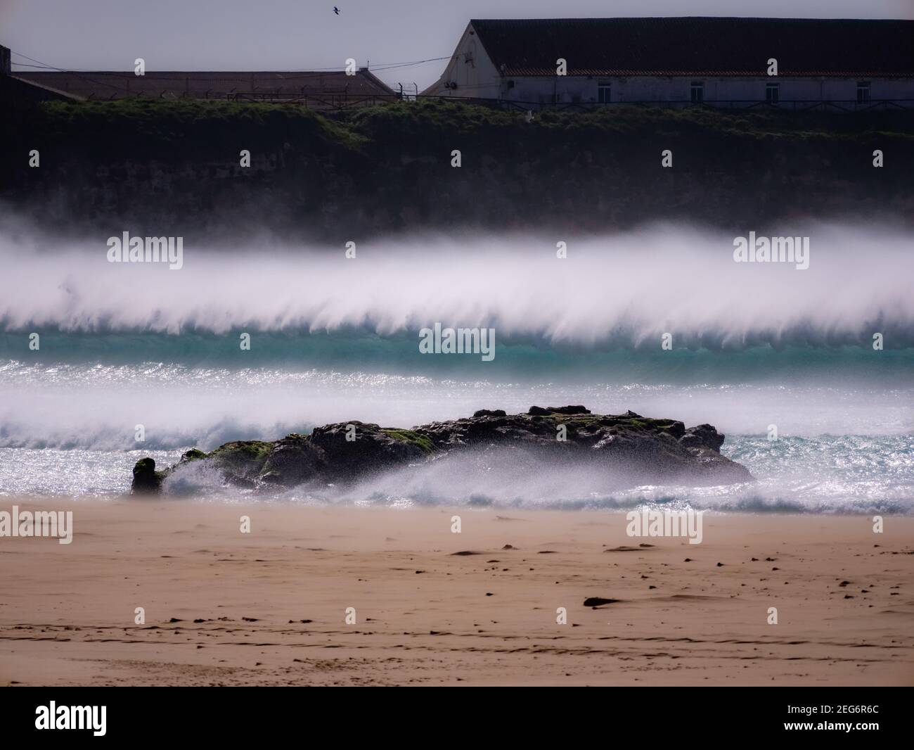 Tarifa Windy vague rivage break Banque D'Images