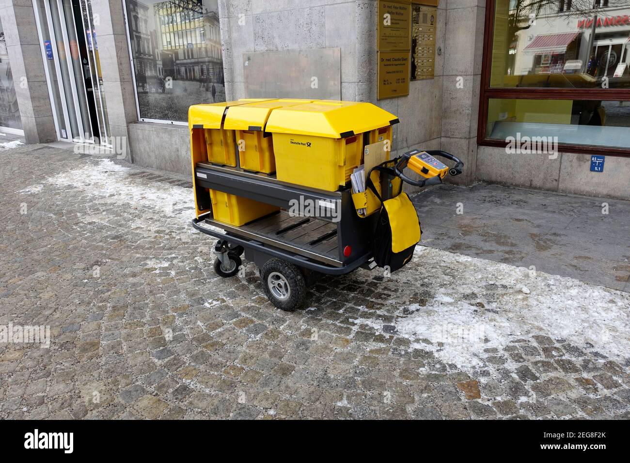Livraison de courrier Deutsche Post à Berlin Banque D'Images