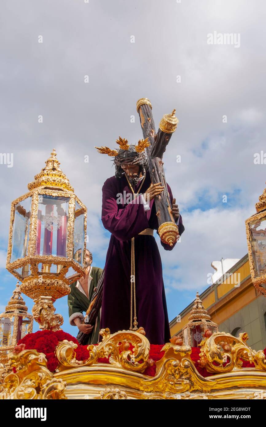 Jésus avec la croix, la semaine sainte à Séville, confrérie de San Roque Banque D'Images