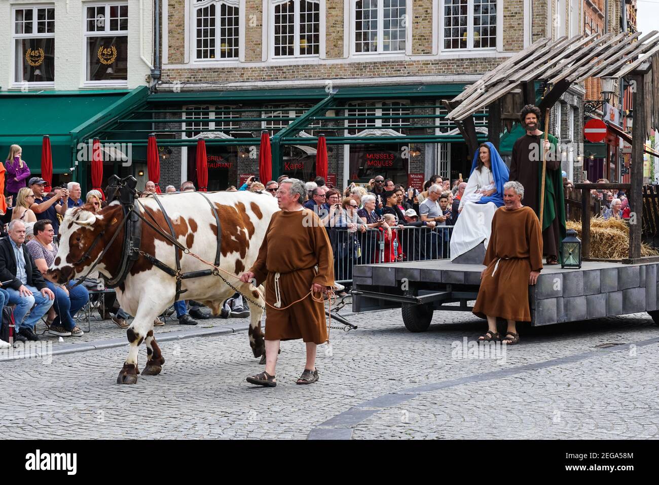 La procession annuelle du Saint-sang, Heilig Bloedprocessie, à Bruges, Belgique Banque D'Images