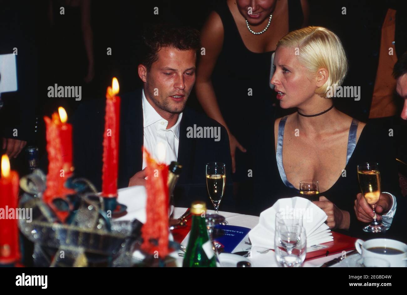 Til Schweiger mit Ehefrau Dana beim UFA Filmball à Düsseldorf, Allemagne 1996. L'acteur allemand Til Schweiger et son épouse Dana au FFilmball de l'UFA à Düsseldorf, Allemagne 1996. Banque D'Images