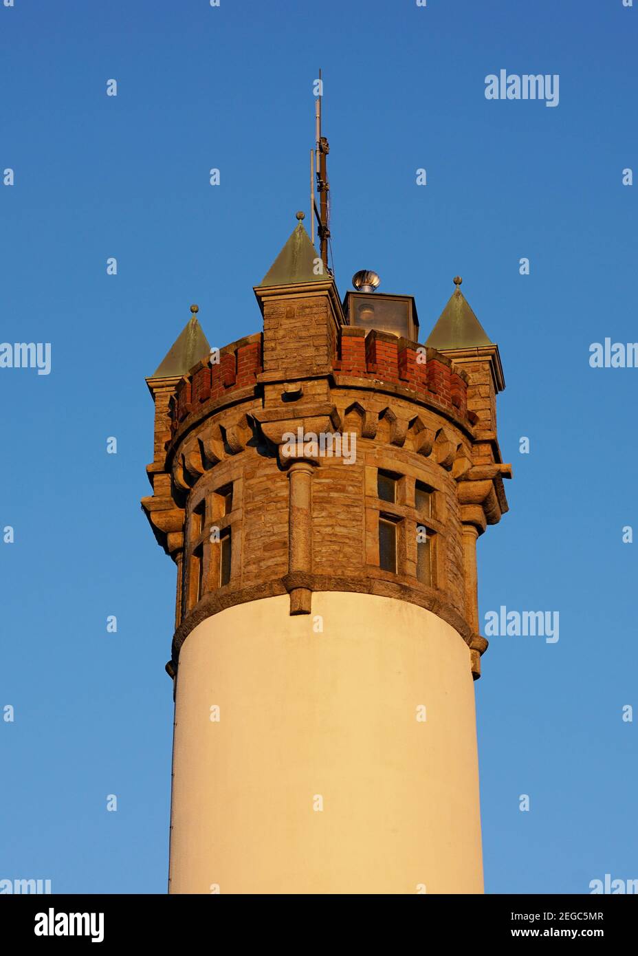 Harkort Tower à Wetter, Rhénanie-du-Nord-Westphalie. Photo prise le soir en hiver. Banque D'Images