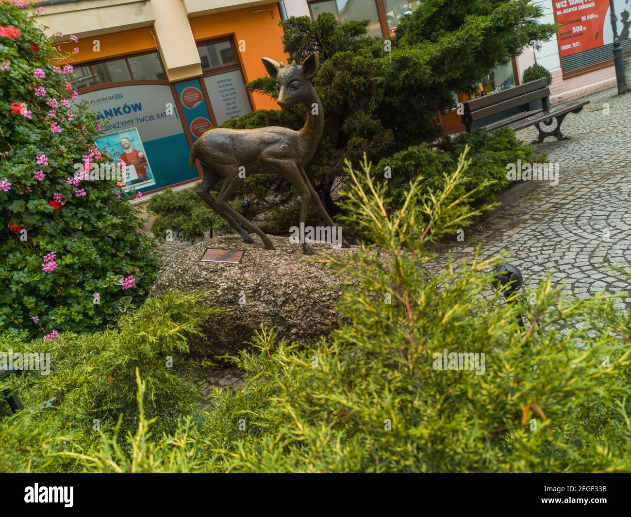 Jelenia Gora septembre 7 2019 petite statue de cerf en laiton Banque D'Images