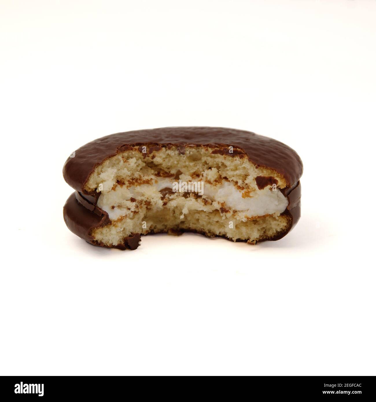 Un Gateau Rond De Chocolat En Cas Chokopie Piquant Sur Isole Vue Laterale D Arriere Plan Blanche Photo Stock Alamy Un Gateau Rond De Chocolat En Cas Chokopie Piquant Sur Isole Vue Laterale D Arriere Plan Blanche Photo Stock Alamy