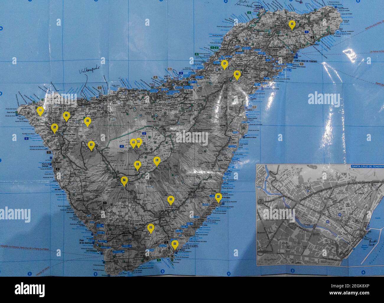 carte de l'île de ténérife marquée en jaune et en bleu Banque D'Images