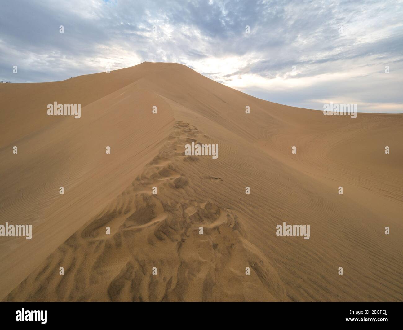 Grande dune de sable dans le désert de l'ICA au Pérou Banque D'Images