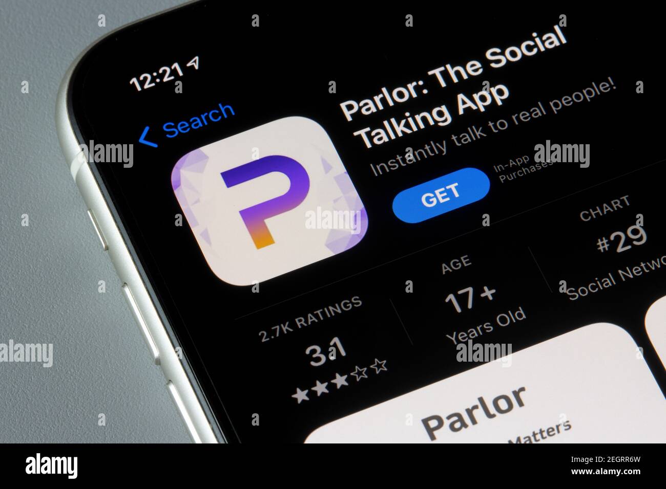 L'application Parlor est relancée en ligne sur l'App Store le 18 février 2021, avec une nouvelle icône après un mois d'écart. Banque D'Images