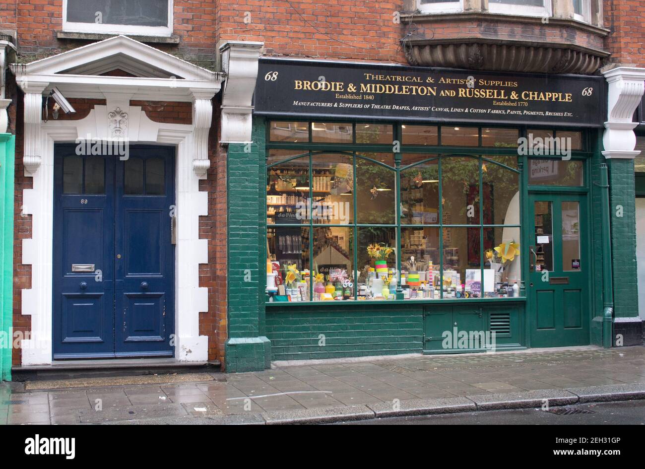 Boutique de fournitures théâtrales victorienne d'époque à Londres Banque D'Images