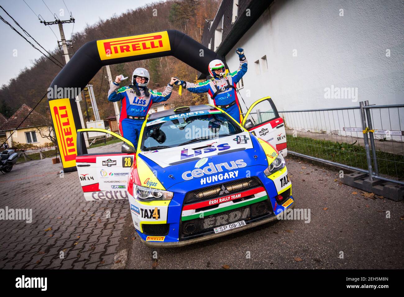 28 ERDI Tibor jun. (HUN), KOVACS Szabolcs (HUN), Erdi team KFT, Mitsubishi lancer Evo X, ambiance lors du Rallye 2020 Hongrie, 4ème tour du Championnat européen de Rallye 2020 de la FIA, du 6 au 8 novembre 2020 à Nyíregyháza, Hongrie - photo Bastien Roux / DPPI Banque D'Images