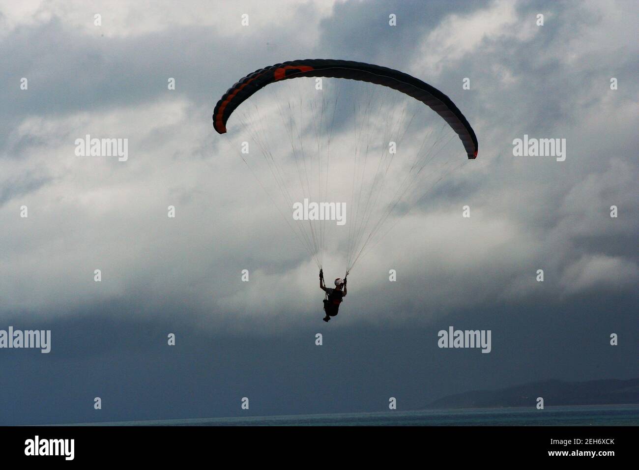 Parapente à Pipa, Brésil Banque D'Images