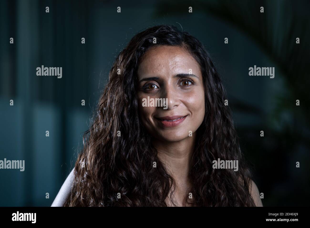 Ella Al-Shamahi, comédien, paléoanthropologue, archéologue et explorateur. Banque D'Images