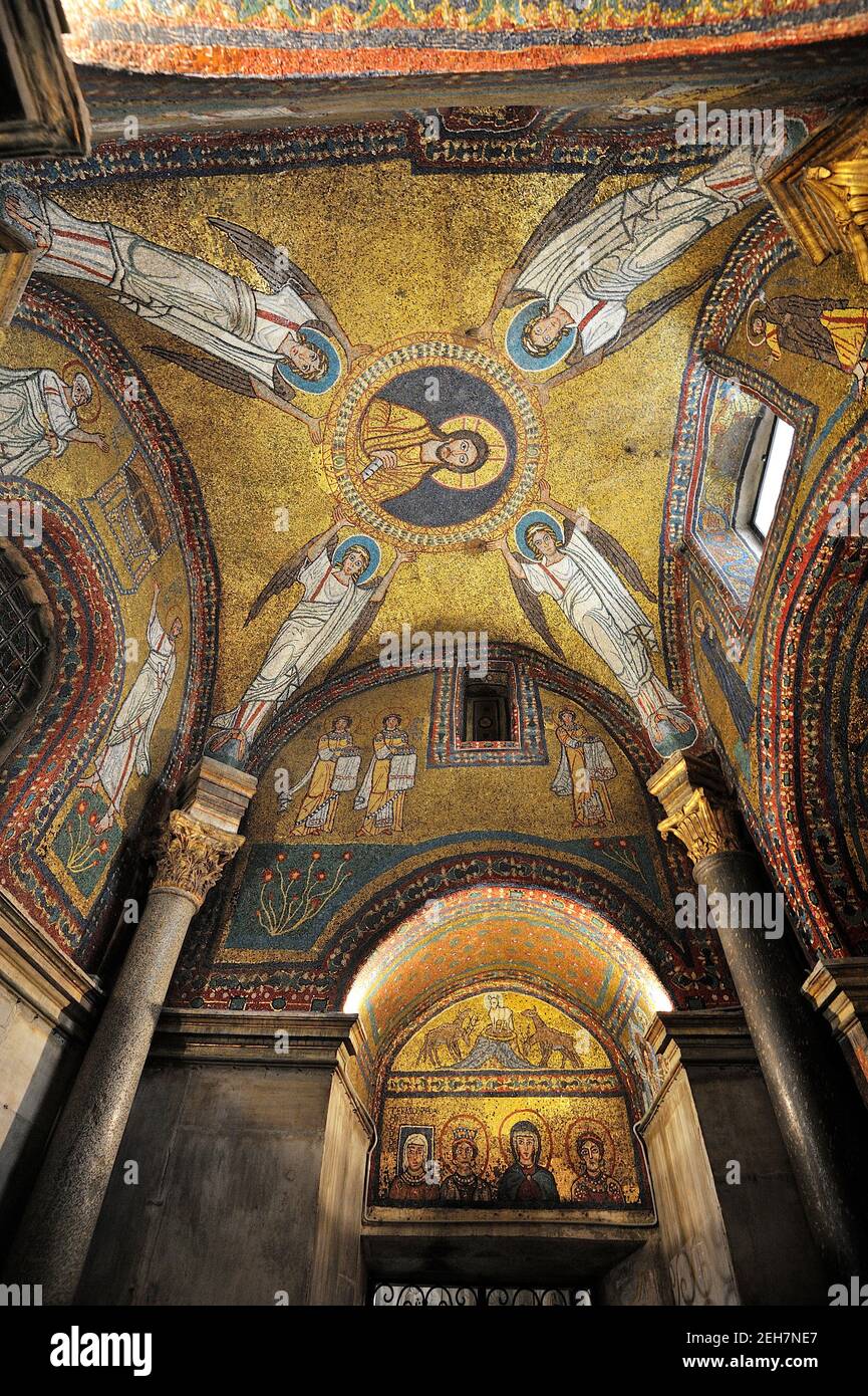 Italie, Rome, basilique de Santa Prassede, chapelle de San Zenone, mosaïques de voûte (9e siècle) Banque D'Images