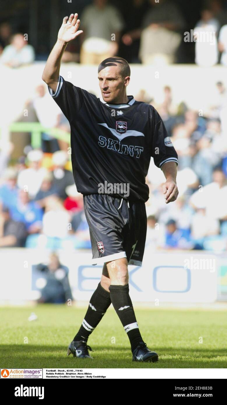 Football - stock , 02/03 , 7/9/02 Robbie Pethick - Brighton & Hove Albion crédit obligatoire:action Images / Andy Couldridge Banque D'Images