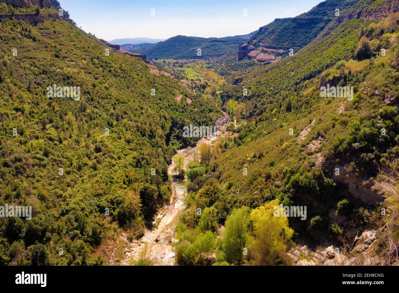 Vue sur le canyon de la rivière Tenes depuis la zone naturelle de Sant Miguel del Fai, Catalogne, Espagne Banque D'Images