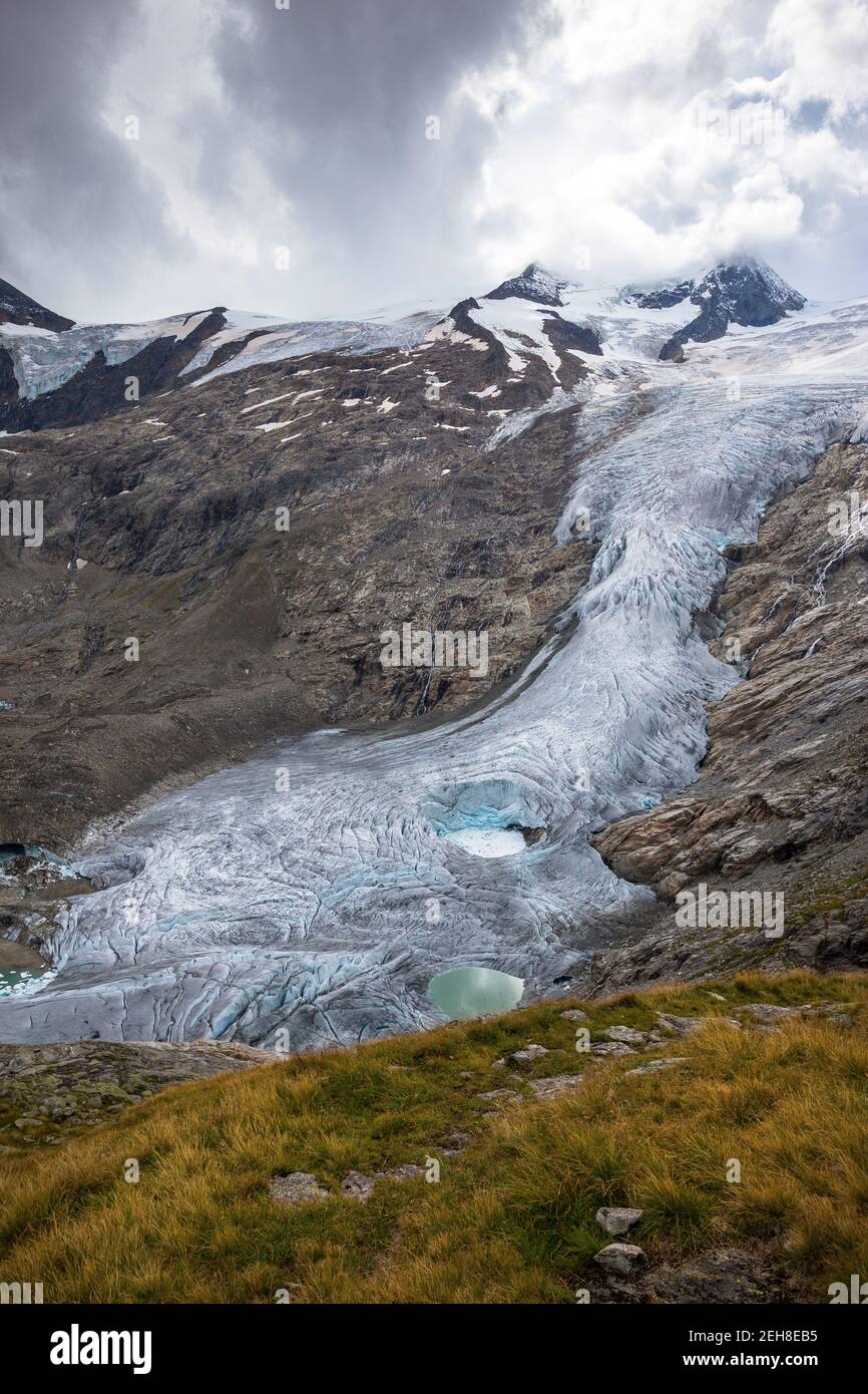Vue sur le glacier de Schlatenkees. Groupe de montagne Venediger. Osttirol. Alpes autrichiennes. Europe Banque D'Images