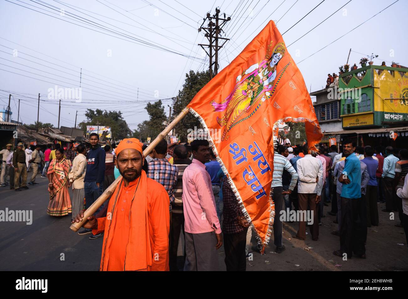 Pour tenter de rejoindre les personnes de 294 circonscriptions de l'Assemblée législative avant les prochaines élections à l'Assemblée du Bengale occidental, le parti au pouvoir du Parti indien Bharatiya Janata (BJP) a organisé le "Parivatan Rathyatra" (Voyage de Chariot pour le changement). Il était dirigé par le chef du BJP et porte-parole du Bengale-Occidental Samik Bhattacharya. Nadia, Bengale occidental, Inde. Banque D'Images