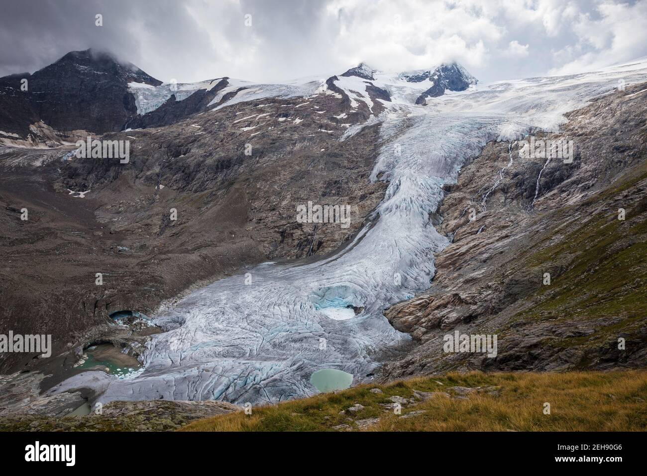 Vue sur le glacier de Schlatenkees. Groupe de montagne Venediger. Osttirol. Alpes autrichiennes. Europe Banque D'Images