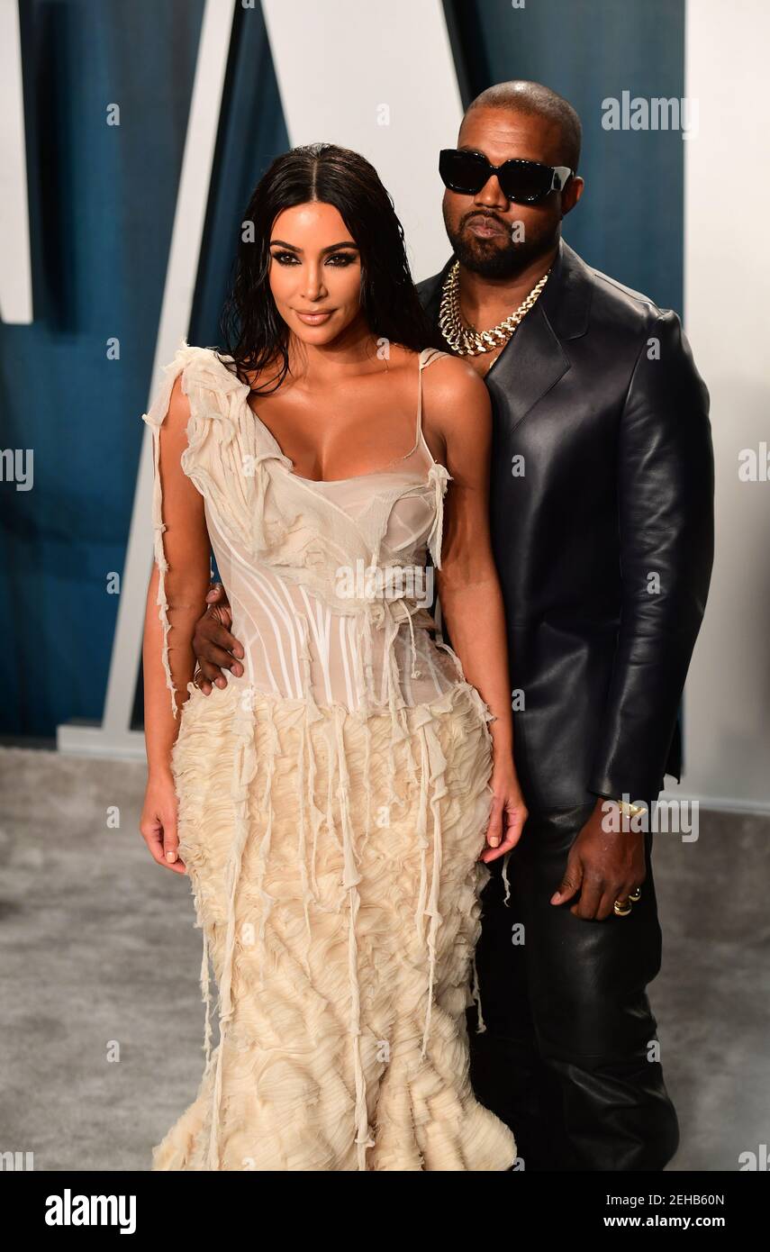 Photo du dossier datée du 9/2/2020 de Kim Kardashian et Kanye West participant à la Vanity Fair Oscar Party tenue au Wallis Annenberg Center for the Performing Arts à Beverly Hills, Los Angeles, Californie, États-Unis. Kim Kardashian West a déposé une demande de divorce auprès de son mari Kanye West après sept ans de mariage, selon des informations américaines. Le couple a noué le nœud lors d'une cérémonie somptueuse à Florence, en Italie, en mai 2014. Date de publication : vendredi 19 février 2021. Banque D'Images