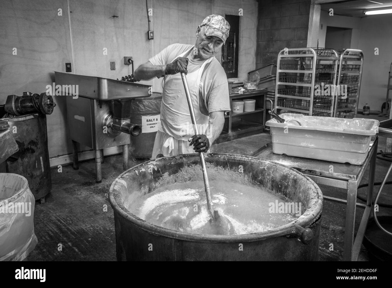 Fabrication de grattoirs à Sudlersville Meat Locker dans le Maryland Banque D'Images