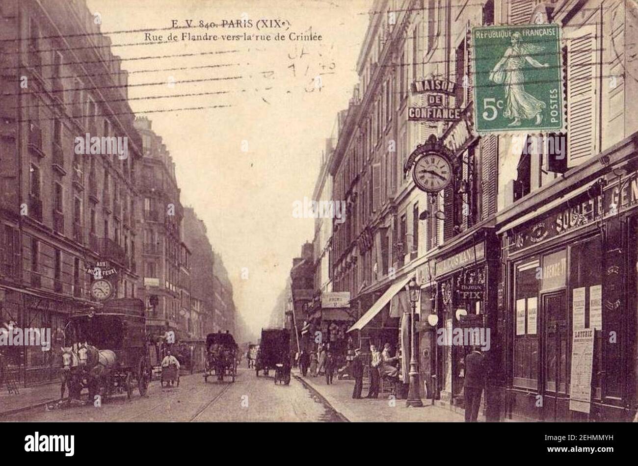 Paris.rue de Flandre vers la rue de Crimee. Banque D'Images