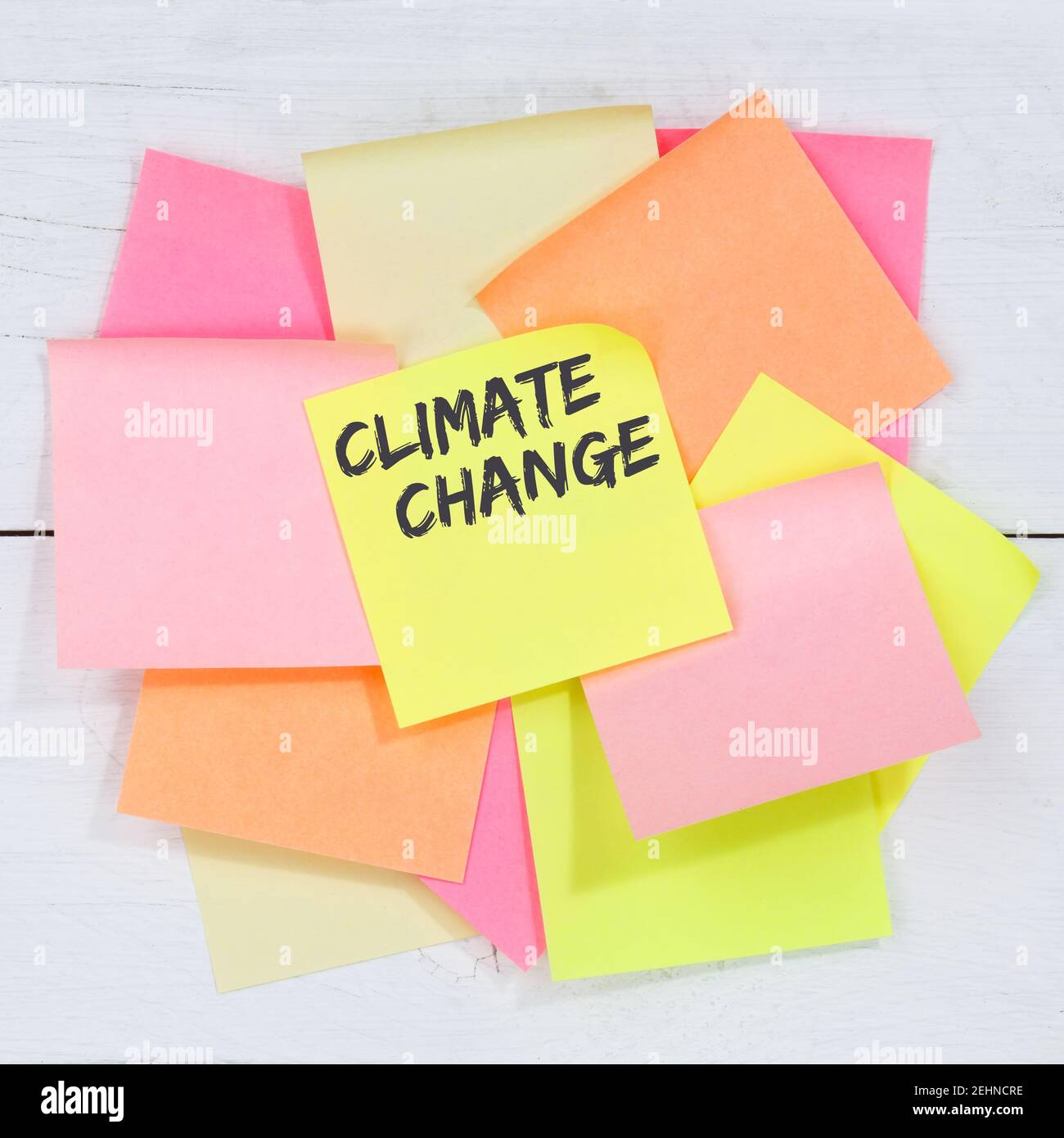 Changement climatique CO2 air propre protection environnement nature note bureau notes sur papier Banque D'Images