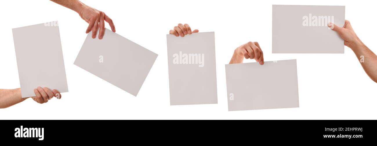 Jeu de cinq mains tenant une feuille blanche a4 po différentes positions avec un arrière-plan blanc isolé Banque D'Images