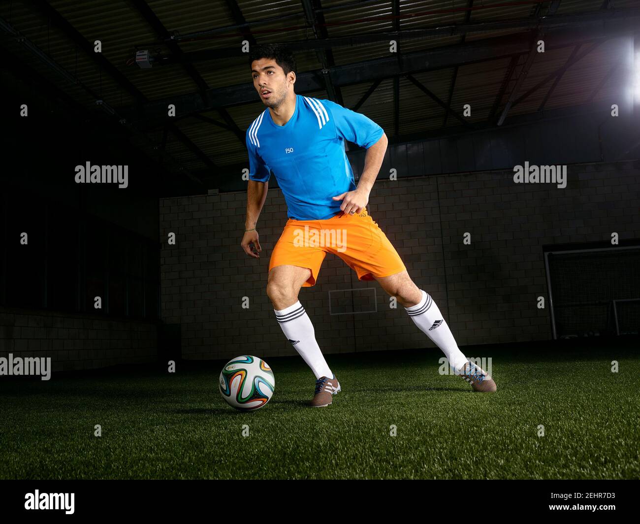 Football - Luis Suarez lancement de la nouvelle chaussure de football Adidas  Présentation de la première chaussure de football tricotée au monde, les  chaussures de football adidas Samba primetil Luis Suarez lance