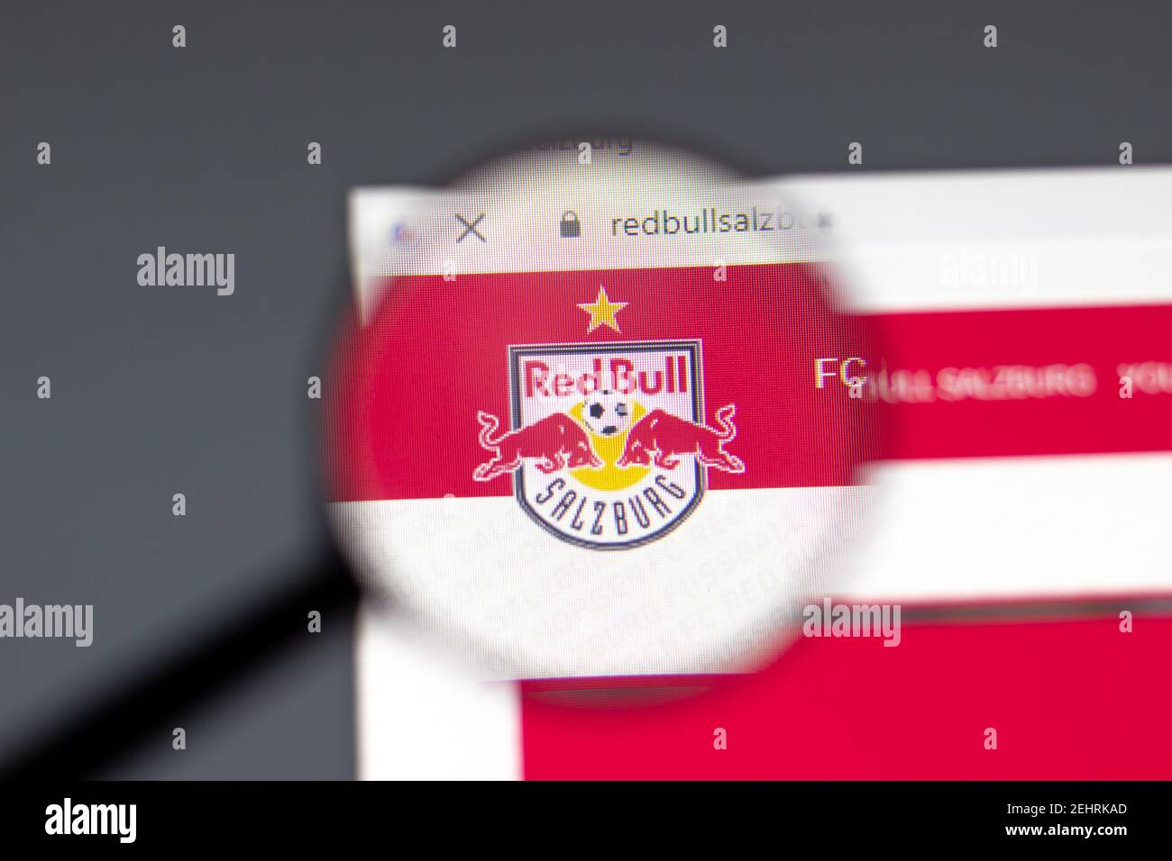 New York, Etats-Unis - 15 février 2021 : site Web de FC Red Bull à Salzbourg dans un navigateur avec logo de la société, Editorial Banque D'Images