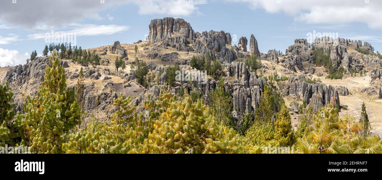 Los Frailones, les frères ou les moines de pierre, site archéologique de Cumbe Mayo, Cajamarca, Pérou Banque D'Images