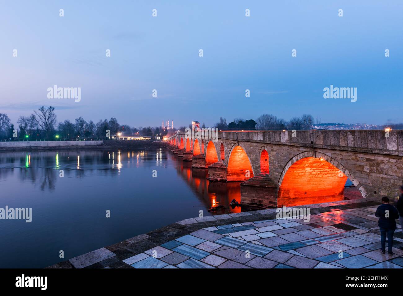 EDIRNE, TURQUIE. Pont Meric (pont Mecidiye) au-dessus de la rivière Meric. Banque D'Images