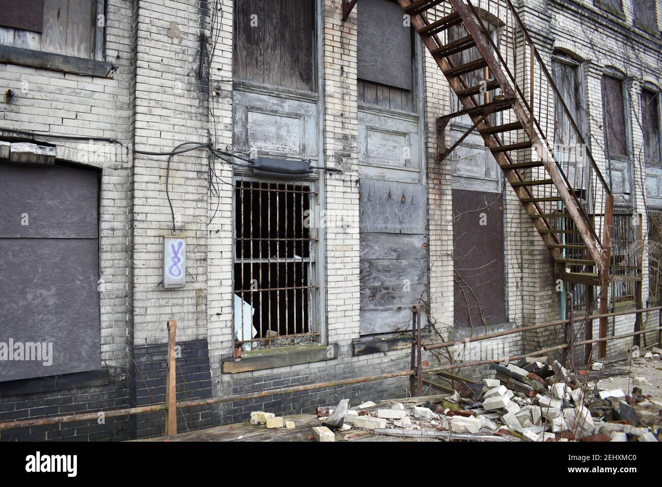 Ville de la ceinture de rouille déprimée avec des bâtiments abandonnés à Brownsville en Pennsylvanie Banque D'Images