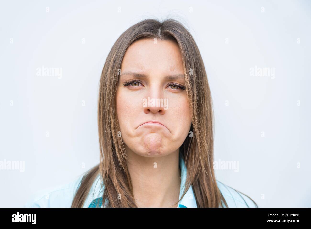 Triste Visage De Femme Malheureux Et Decu Expression Faciale Du Sentiment De Tristesse Photo Stock Alamy Triste Visage De Femme Malheureux Et Decu Expression Faciale Du Sentiment De Tristesse Photo Stock Alamy