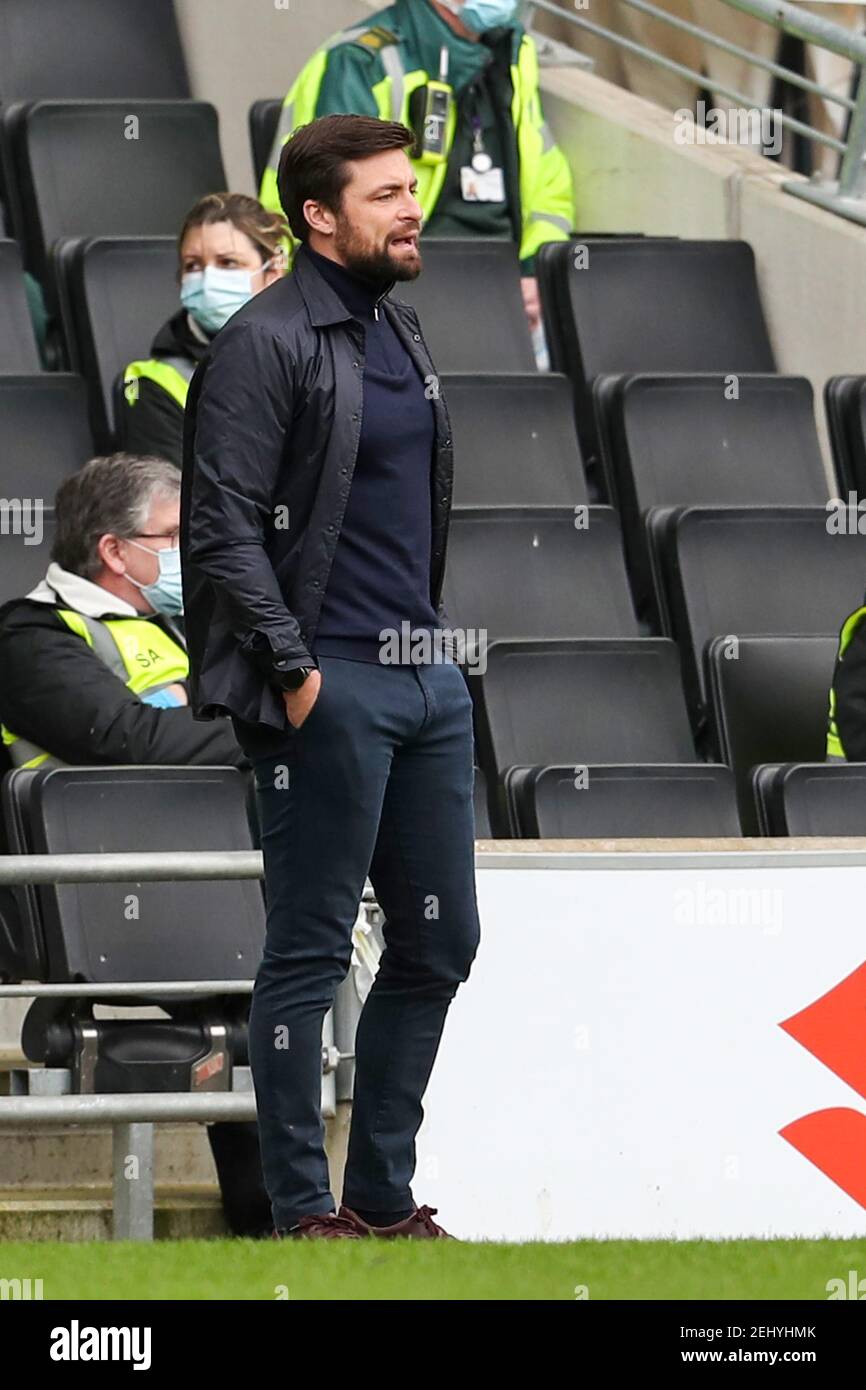 MILTON KEYNES, ANGLETERRE. 20 FÉVRIER : Russell Martin, directeur des dons de Milton Keynes, lors de la première moitié de la Sky Bet League, un match entre MK Dons et Northampton Town au stade MK, Milton Keynes, le samedi 20 février 2021. (Credit: John Cripps | MI News) Credit: MI News & Sport /Alay Live News Banque D'Images