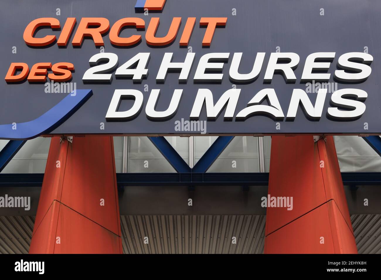 Le Mans, France - 27 juin 2016 : les 24 heures du Mans sont la plus ancienne course de voitures de sport actives au monde en course d'endurance, qui se tient chaque année depuis 1923 Banque D'Images