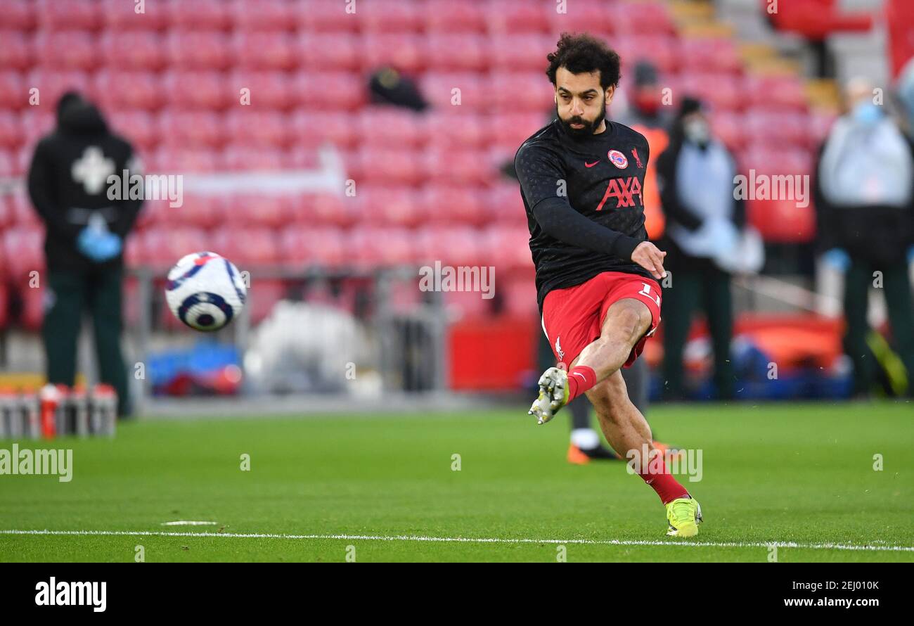 Mohamed Salah de Liverpool s'échauffe avant le match de la Premier League à Anfield, Liverpool. Date de la photo: Samedi 20 février 2021. Banque D'Images