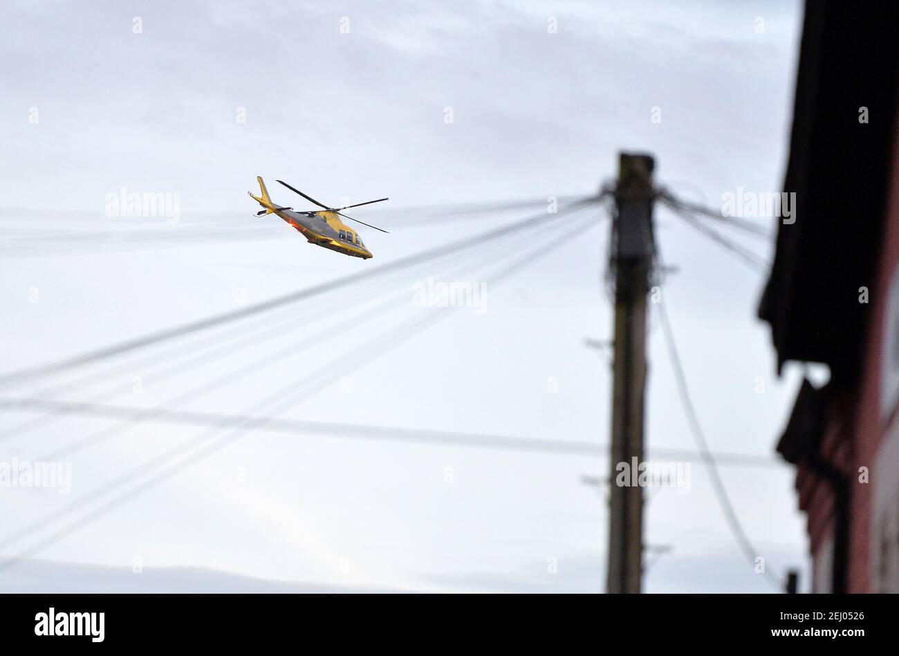 Leicester, Leicestershire, Royaume-Uni, 20 février 2021. ROYAUME-UNI. Activité policière sur Lothair Road à Leicester. Plusieurs voitures de police et un hélicoptère Air Ambulance étaient présents sur les lieux. Alex Hannam/Alamy Live News Banque D'Images