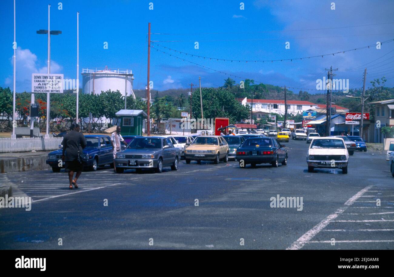 Port d'Espagne Trinidad Cars sur Road Street Scene Banque D'Images