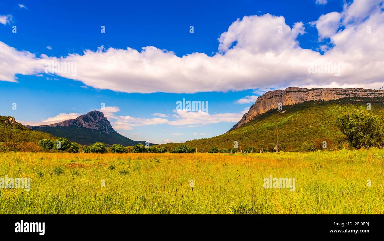 Pic Saint Loup dans l'Hérault en Occitania, France Banque D'Images