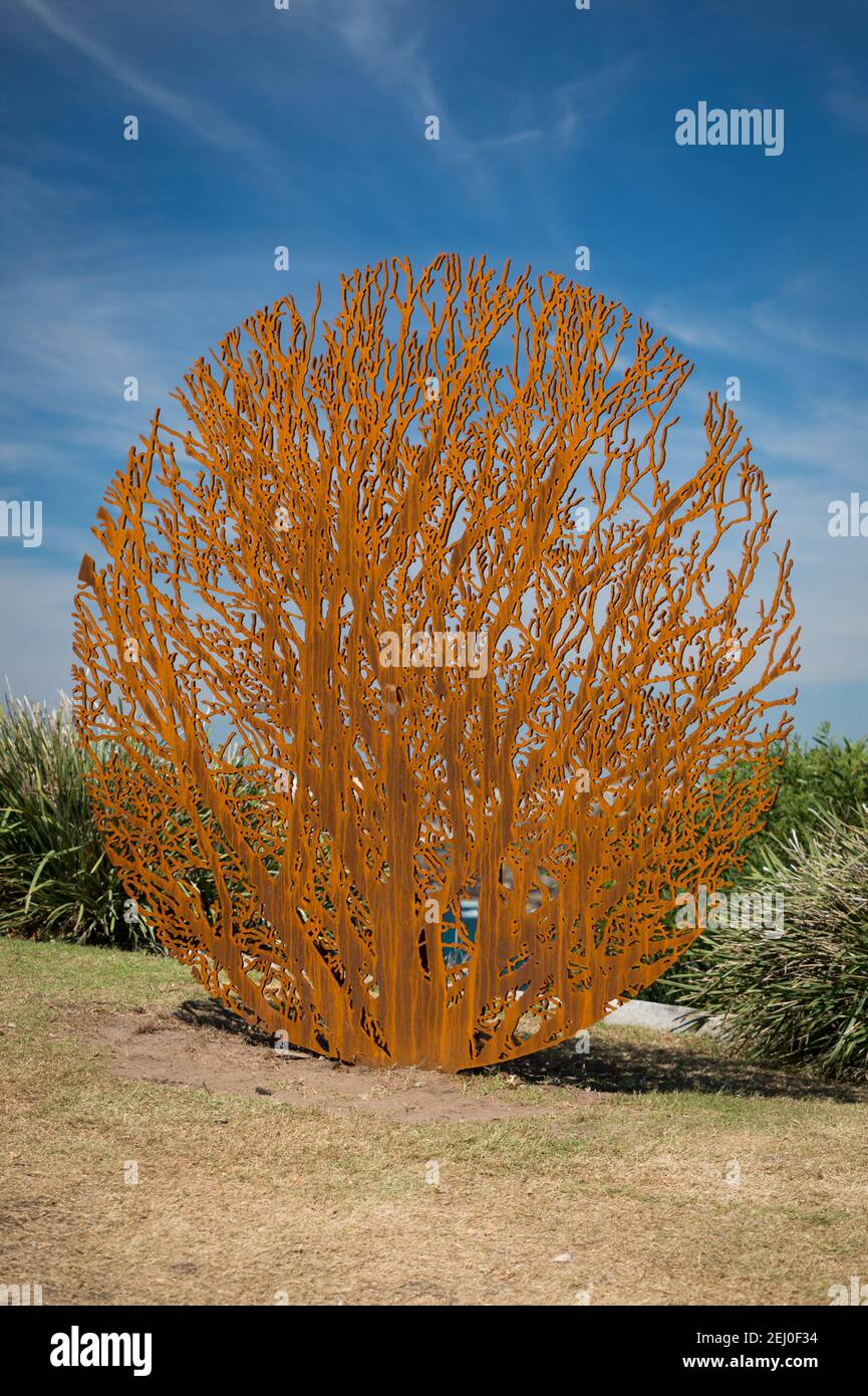 Sunny Moon by Zadok Ben-David, Sculpture by the Sea 2017, Marks Park, Sydney, Nouvelle-Galles du Sud, Australie. Banque D'Images