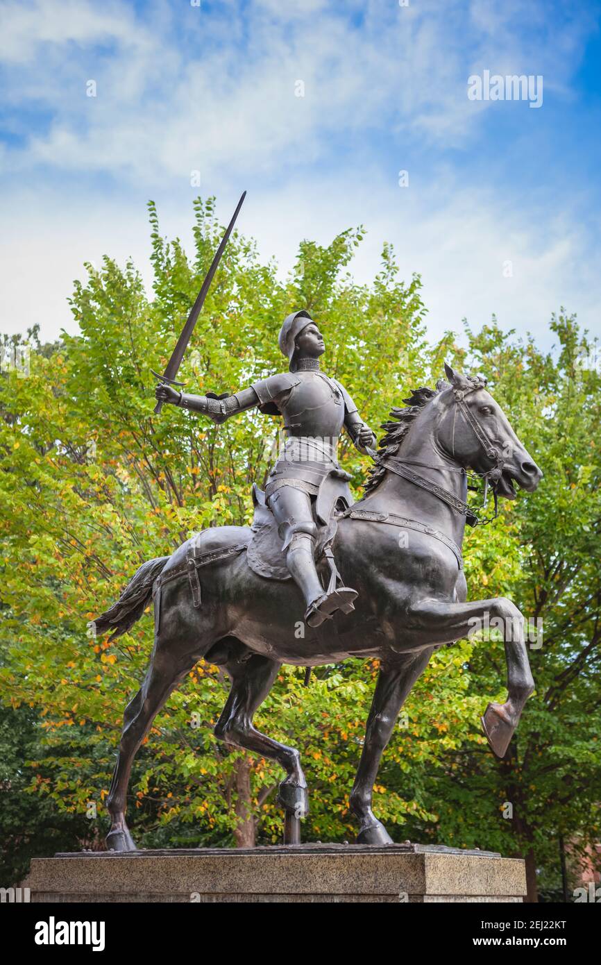 Statue de Jeanne d'Arc à Meridian Hill Park, dans le quartier de Columbia Heights à Washington, DC. La statue a été sculptée par Paul Dubois et terminée Banque D'Images