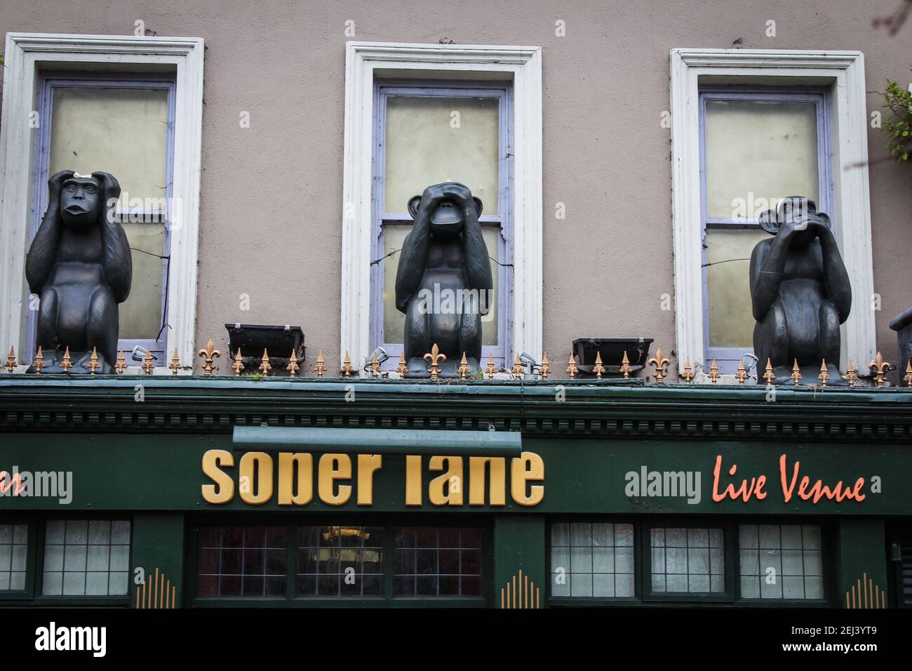 Statues des trois singes sages, je n'entends pas, je ne vois pas, je ne parle pas. Banque D'Images