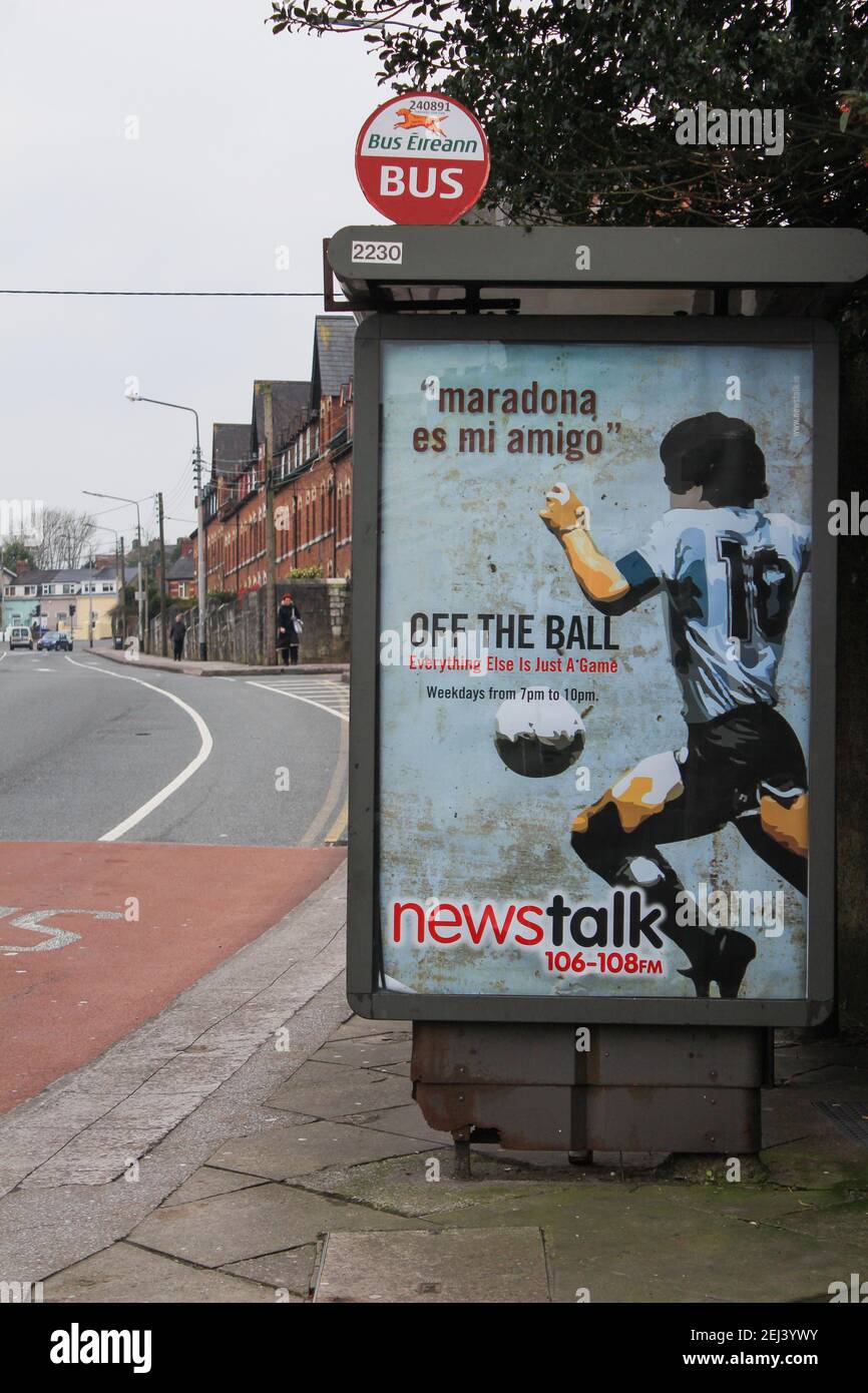Maradona publicité à l'arrêt de bus Banque D'Images