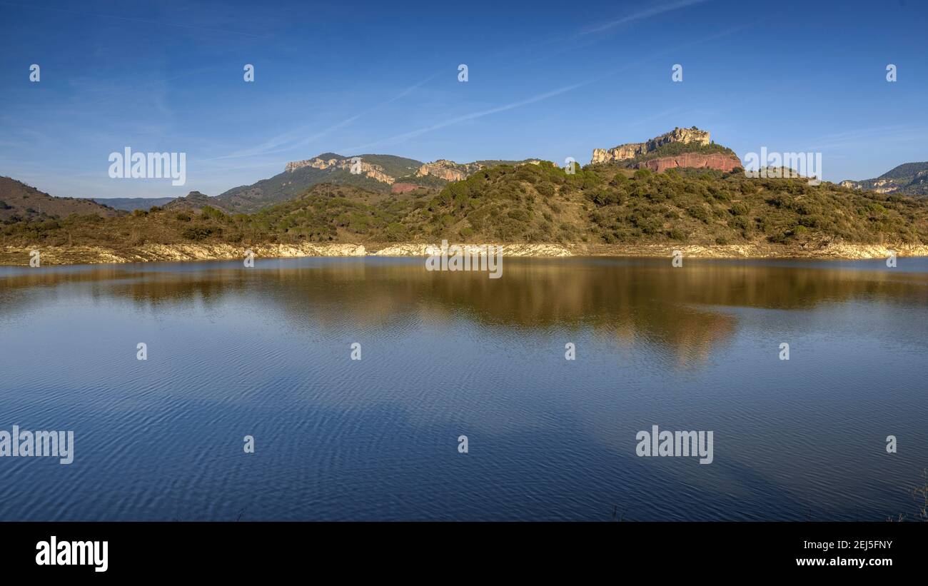 Réservoir de Siurana en hiver après-midi (Priorat, Tarragone, Catalogne, Espagne) ESP: Embalse de Siurana una tarde de invierno (Priorat, Tarragone) Banque D'Images