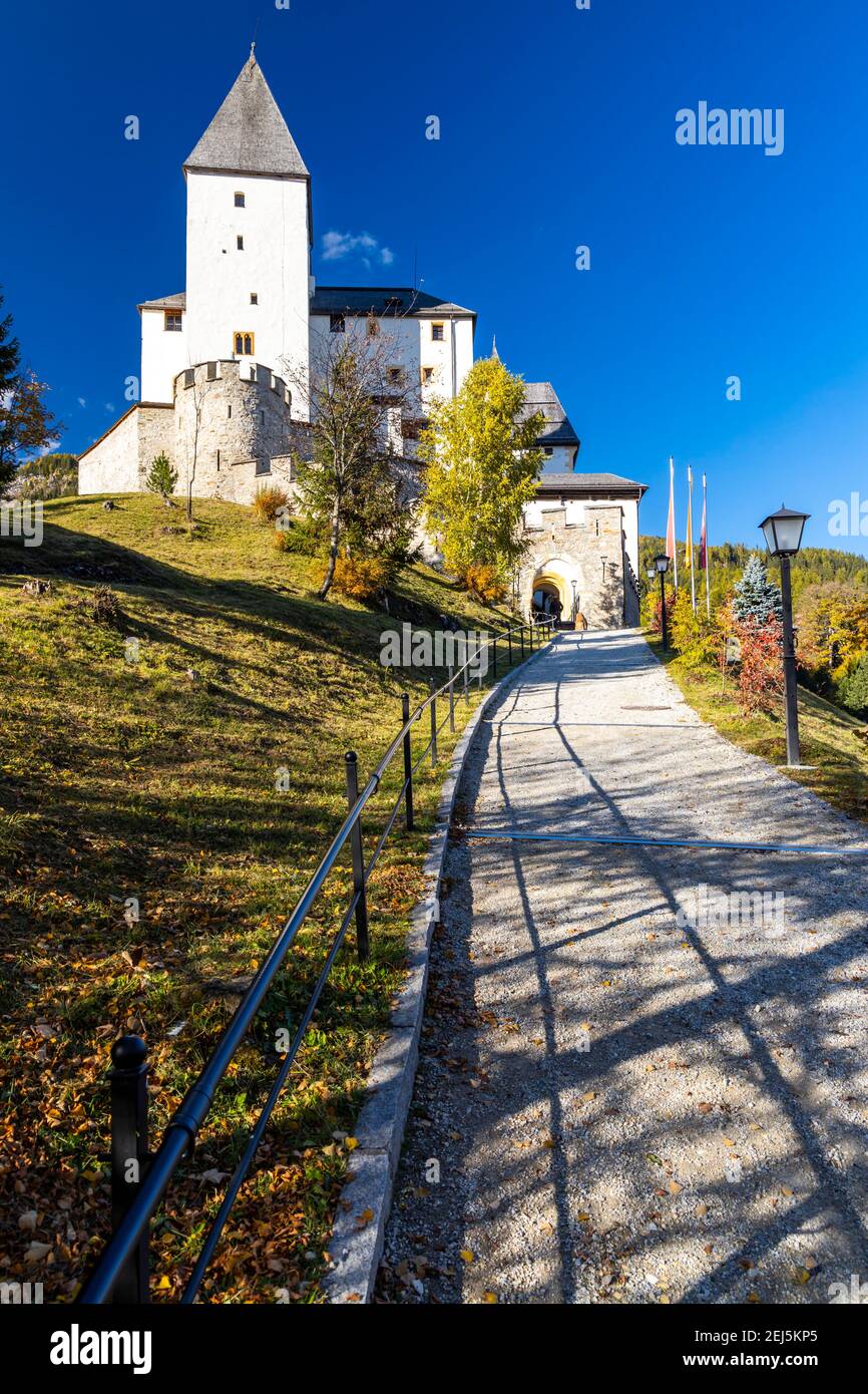 Château de Mauterndorf, quartier de Tamsweg, province de Salzbourg, Autriche Banque D'Images Château de Mauterndorf, quartier de Tamsweg, province de Salzbourg, Autriche Banque D'Images