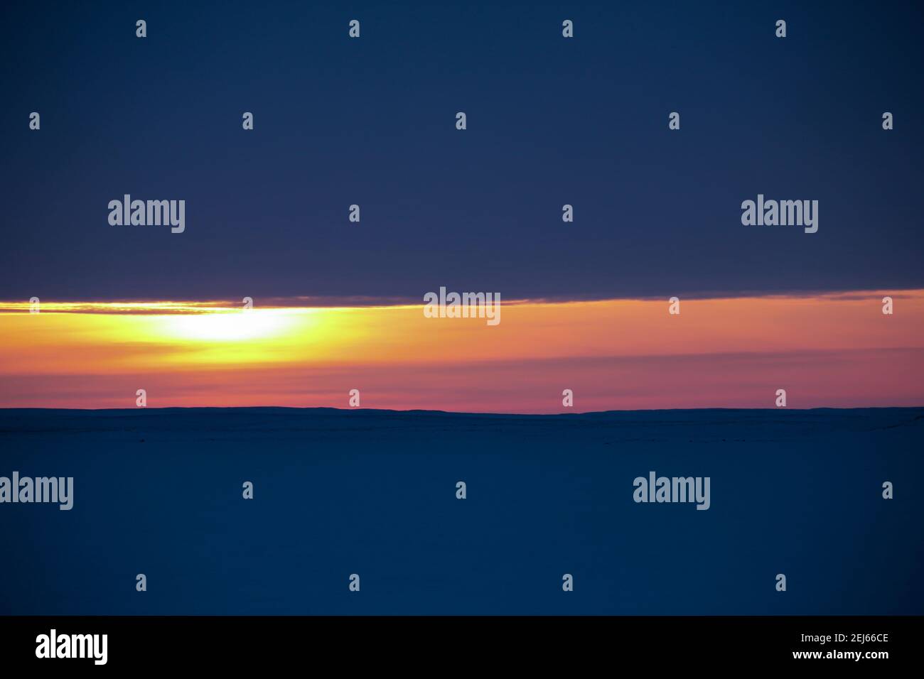 Arctic Sunrise, Territoires du Nord-Ouest, Canada avec espace de copie Banque D'Images