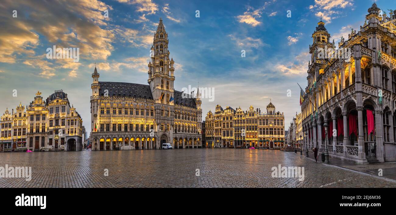 Bruxelles Belgique, coucher de soleil panorama sur la ville sur la célèbre Grand place Banque D'Images