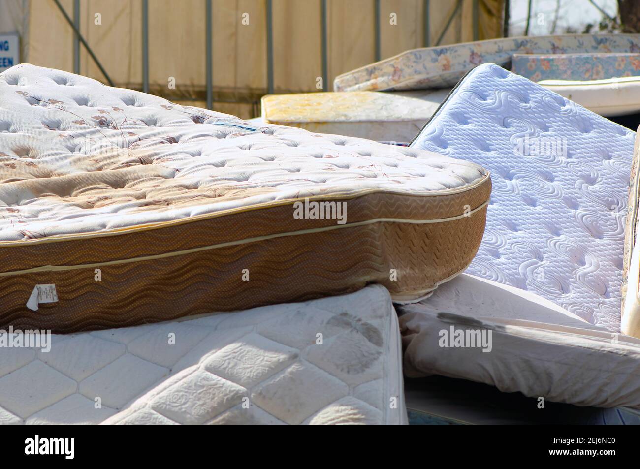 Pile de matelas sales Photo Stock - Alamy