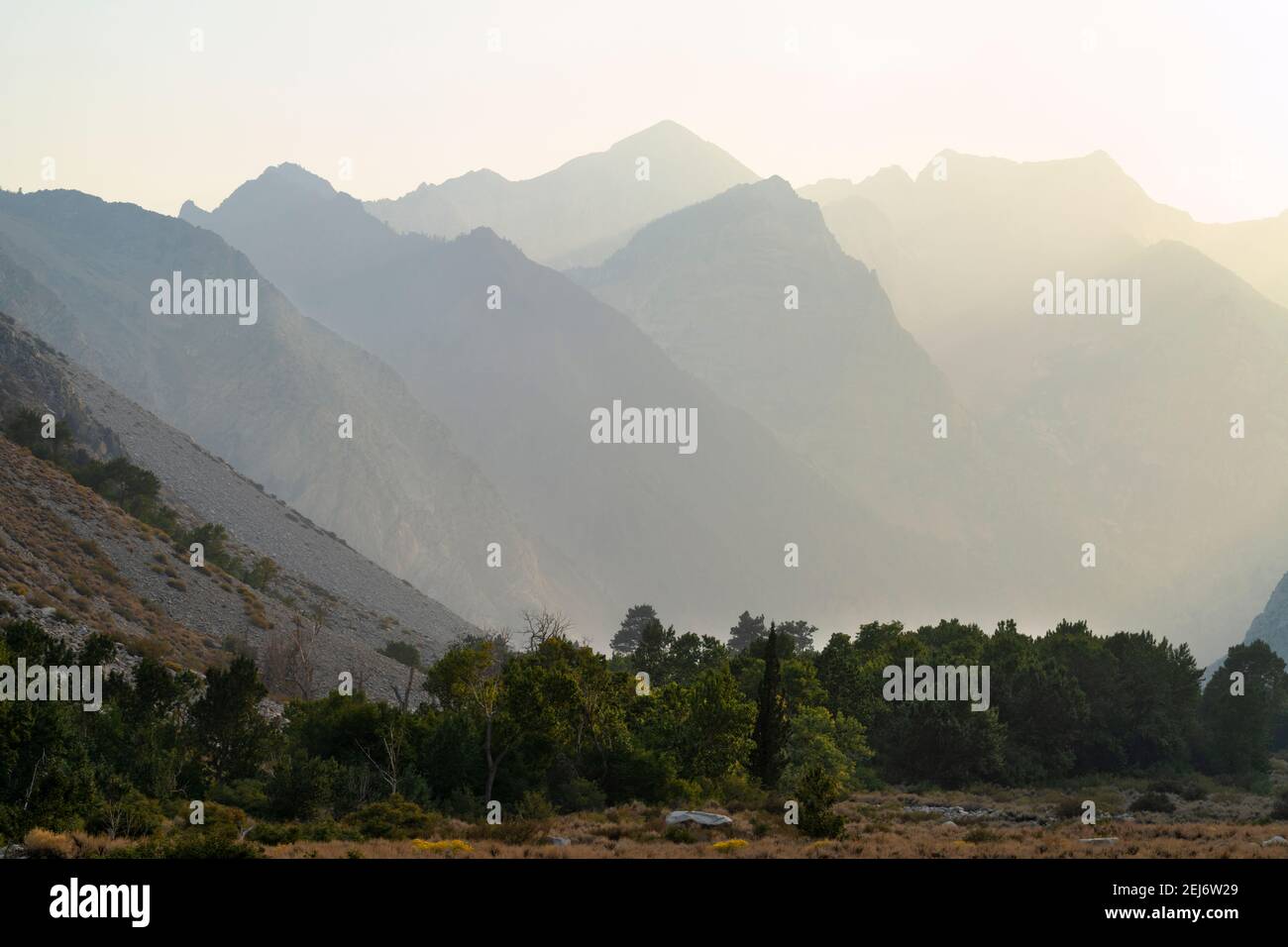 Montagnes de l'est de la Sierra Banque D'Images