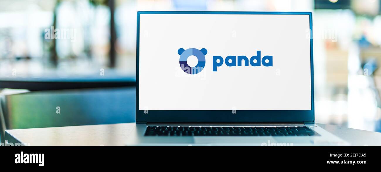 POZNAN, POL - SEP 23, 2020: Ordinateur portable affichant le logo de Panda Security, une société espagnole de logiciels de cybersécurité qui se spécialise dans la création de p Banque D'Images