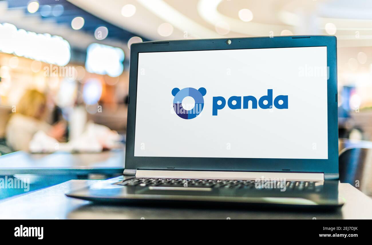 POZNAN, POL - SEP 23, 2020: Ordinateur portable affichant le logo de Panda Security, une société espagnole de logiciels de cybersécurité qui se spécialise dans la création de p Banque D'Images